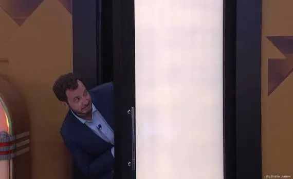 BB28: Rick Devens enters