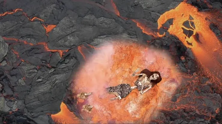 BB28: Rachel Reilly's velociraptor volcano exit